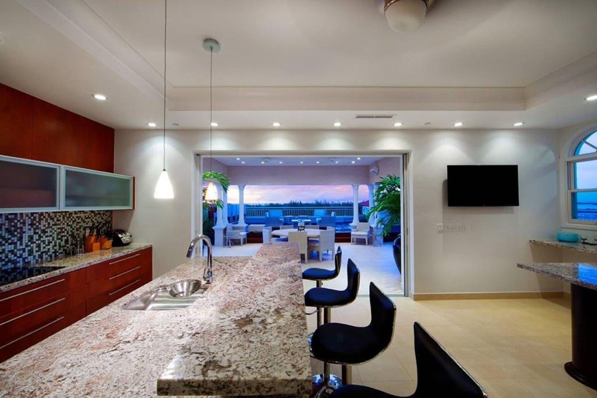 Blue Haven Resort- All Inclusive Grace Bay Extérieur photo